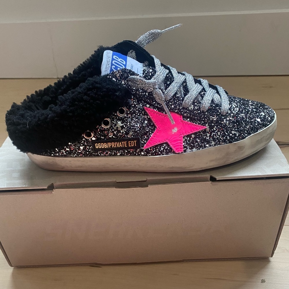 GOLDEN GOOSE sneakers size 37, NWT, box, dust bag, authentic, never worn
